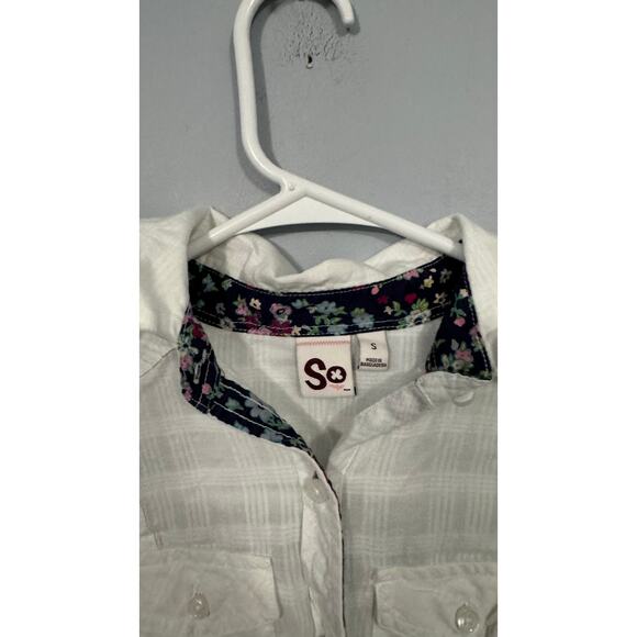 SO White Fitted Button Down Shirt 100% Cotton Juniors Size Small Long Sleeves - Picture 2 of 7